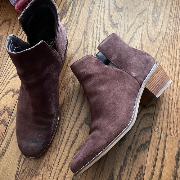 Cole Hann Signature brown suede booties - Picture 2 of 3